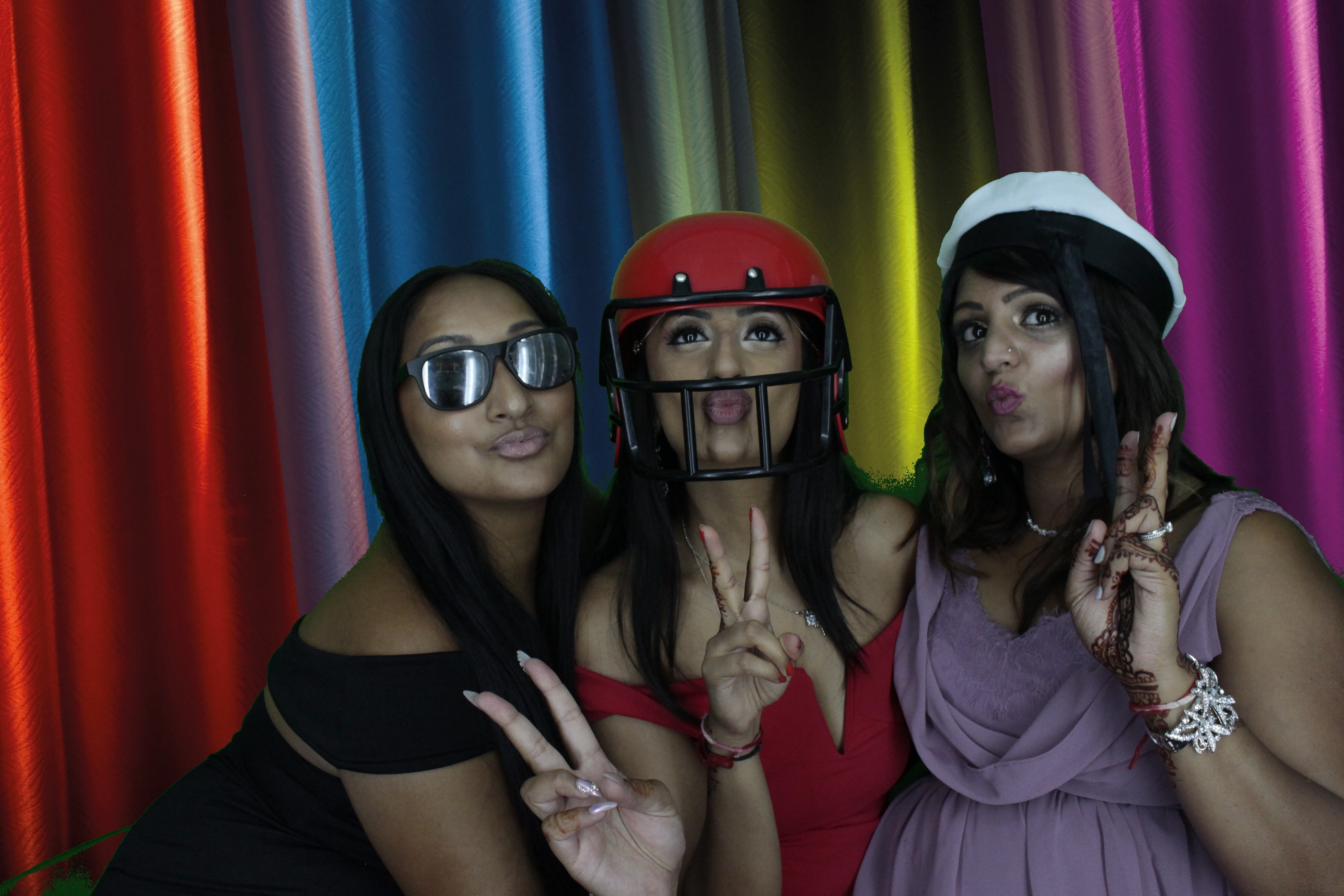 Bhavin & Yasmin’s Wedding | View more photos from the event at gallery.myphotoboothexperience.co.uk/u/MyPhotoBoothExperienceLtd/Bhavin-Yasmin’s-Wedding